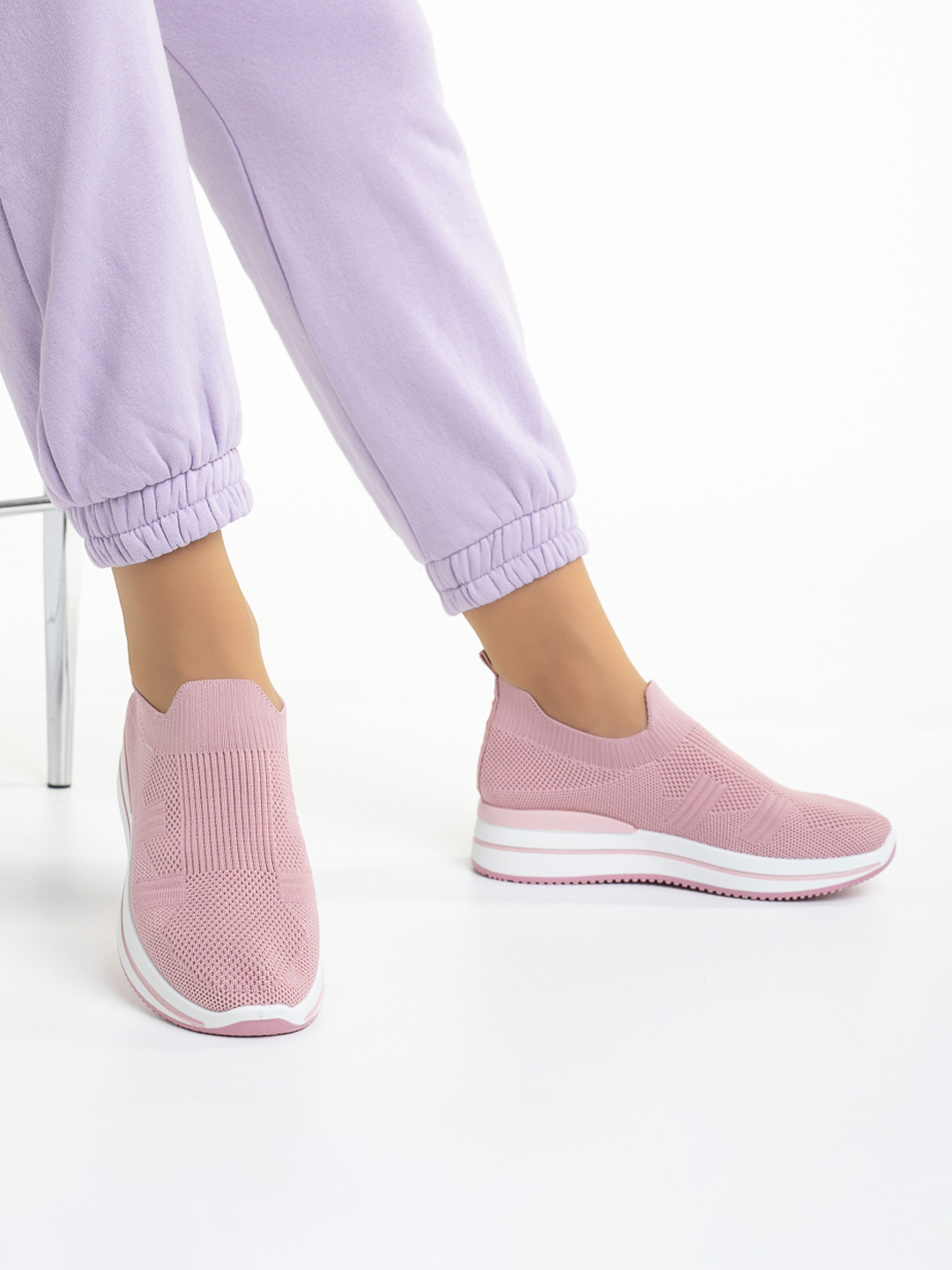 Дамски спортни обувки  розови  от текстилен материал  Moira - Kalapod.bg