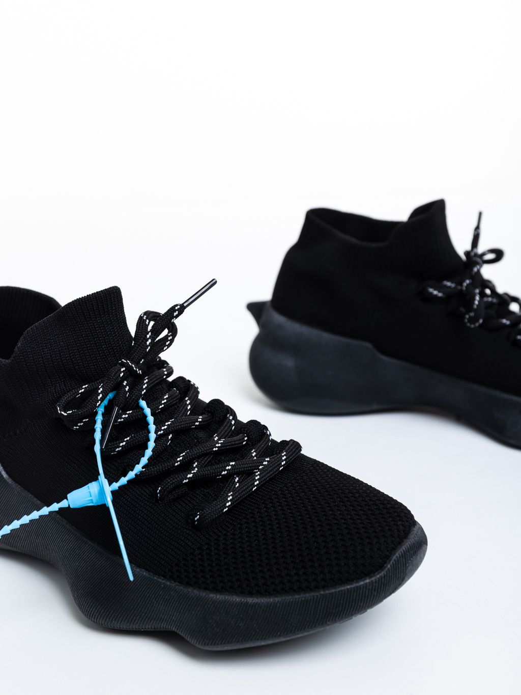 Дамски спортни обувки  черни  от текстилен материал  Lacrecia, 6 - Kalapod.bg