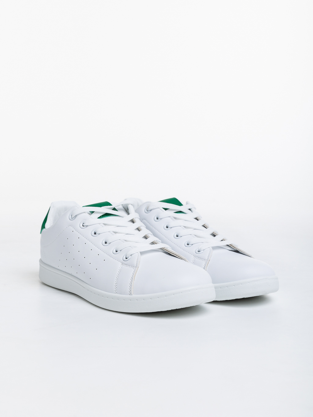 Мъжки спортни обувки  бели  със зелено  от еко кожа  Valeriano, 2 - Kalapod.bg