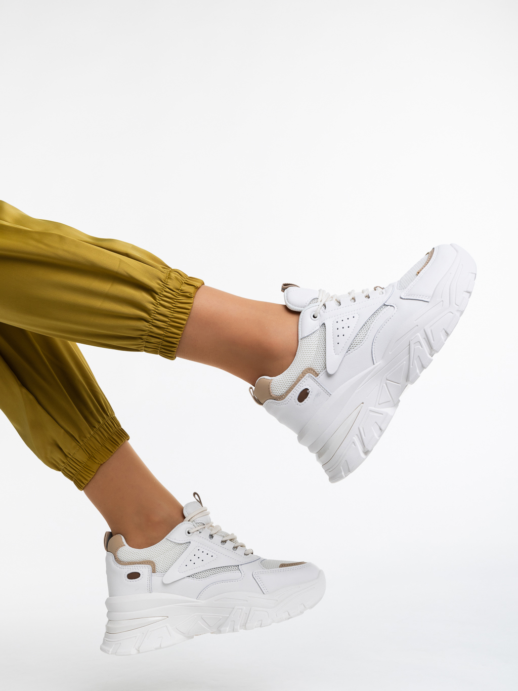 Дамски спортни обувки бели с бежови от еко кожа и текстилен материал Sanjana, 4 - Kalapod.bg