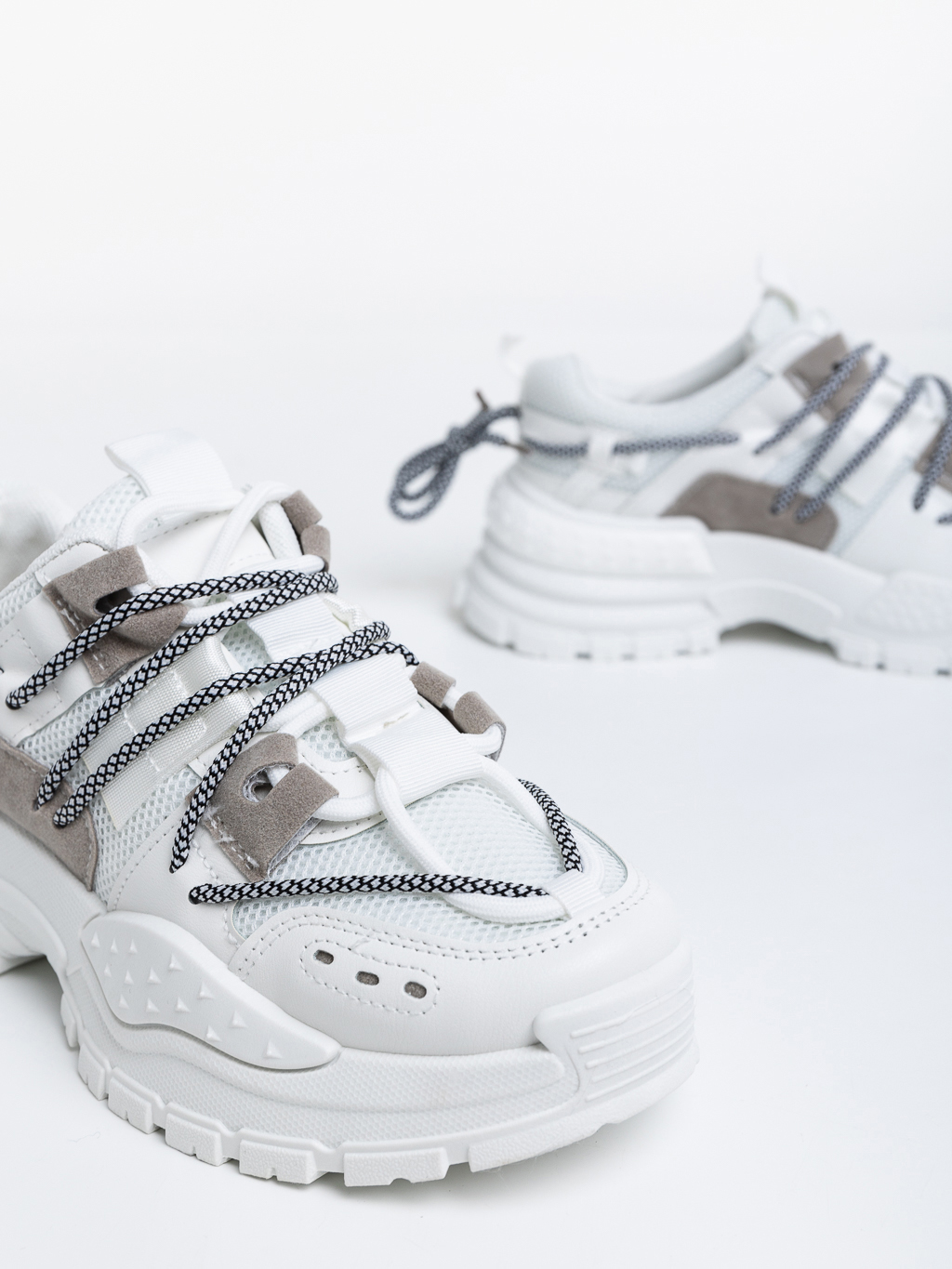 Дамски спортни обувки бели от текстилен материал Nithya, 6 - Kalapod.bg