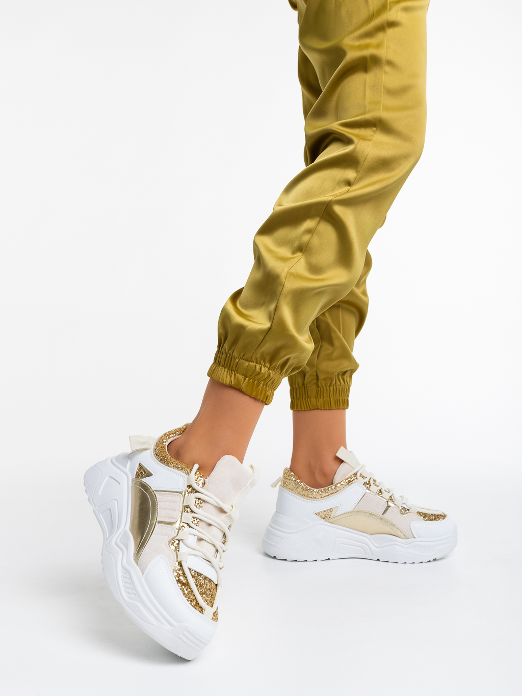 Дамски спортни обувки бели със златисто от еко кожа и текстилен материал Reena - Kalapod.bg