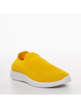 Детски спортни обувки, Детски спортни обувки жълти  от текстилен материал Luna - Kalapod.bg