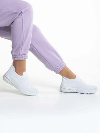 Дамски спортни обувки, Дамски спортни обувки  бели от текстилен материал  Rachyl - Kalapod.bg