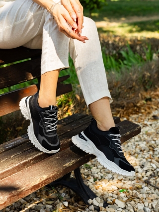 Дамски спортни обувки, Дамски спортни обувки  черни  от текстилен материал  Lakesa - Kalapod.bg