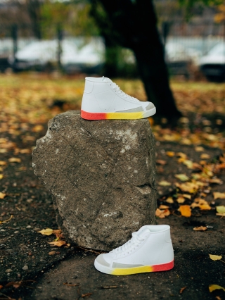 Дамски спортни обувки, Дамски спортни обувки бели с жълто от еко кожа Kianna - Kalapod.bg