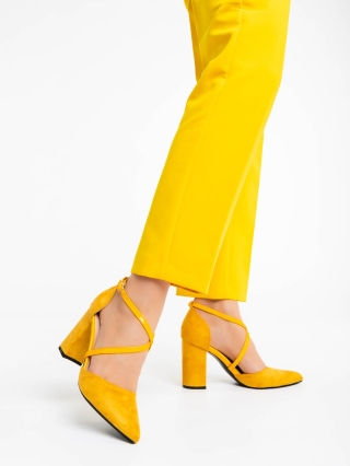 Дамски обувки с ток, Дамски обувки с ток жълти от текстилен материал Sirenna - Kalapod.bg