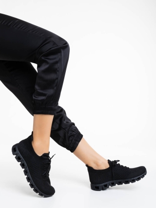 Дамски спортни обувки черни от текстилен материал Romeesa - Kalapod.bg