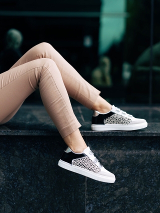 Aксесоари, Дамски спортни обувки бели с леопардова шарка от екологична кожа Reiva - Kalapod.bg