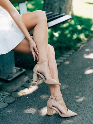 Hot Summer Sale - Отстъпки Дамски обувки с ток бежови от текстилен материал Katalina Промоция
