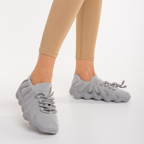 Дамски спортни обувки сиви от текстилен материал Dioma, 3 - Kalapod.bg