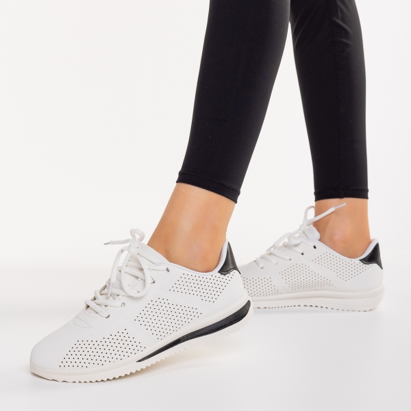 Дамски спортни обувки бели с черно от еко кожа  Zolla, 3 - Kalapod.bg