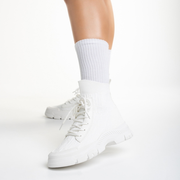 Дамски спортни обувки  бели  от текстилен материал  Yariana - Kalapod.bg