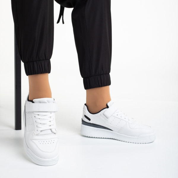 Дамски спортни обувки  бели с черно от еко кожа  Colter, 5 - Kalapod.bg