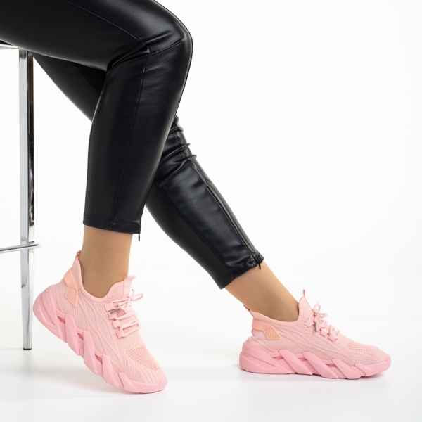 Дамски спортни обувки  розови  от текстилен материал  Leanna, 2 - Kalapod.bg