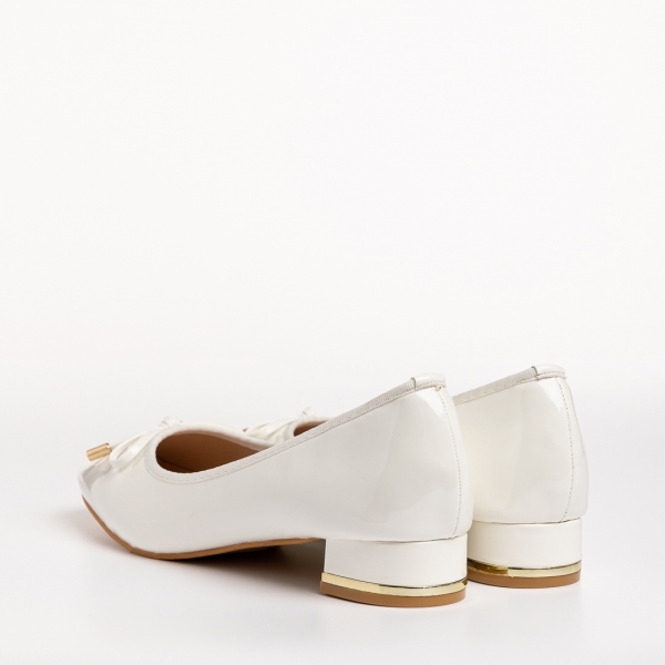 Дамски  обувки  бели  от от лачена еко кожа Braidy, 4 - Kalapod.bg
