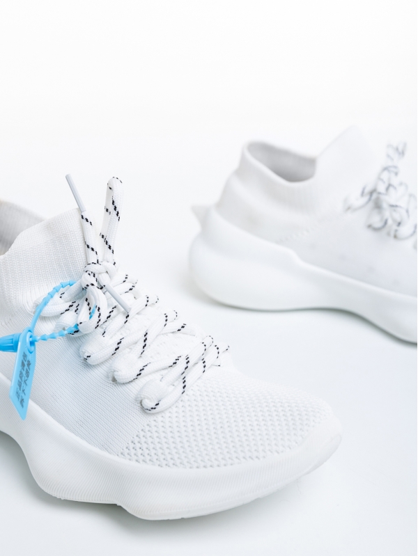 Дамски спортни обувки  бели  от текстилен материал  Lacrecia, 6 - Kalapod.bg