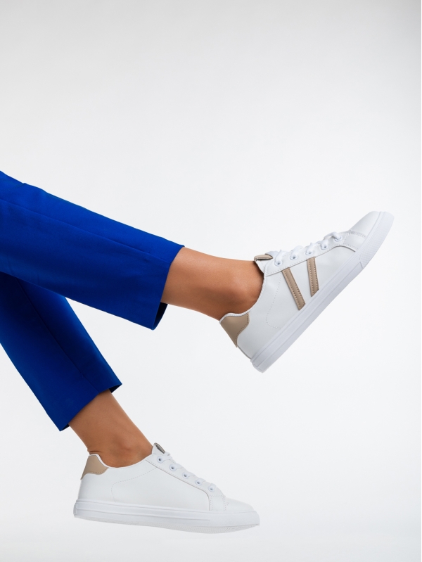 Дамски спортни обувки бели с бежови от еко кожа Virva - Kalapod.bg