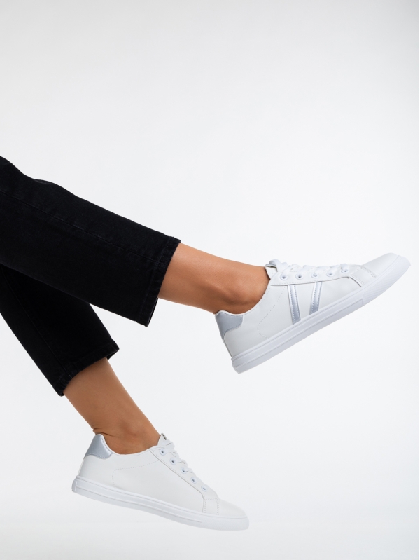 Дамски спортни обувки бели с сребристо от еко кожа Virva, 4 - Kalapod.bg