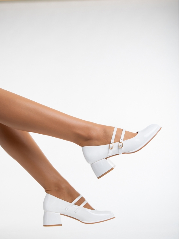 Дамски обувки  бели  с ток от лачена еко кожа  Christelle, 4 - Kalapod.bg