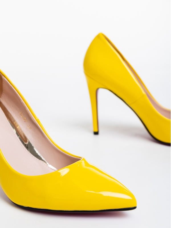 Дамски обувки  жълти с ток  от от лачена еко кожа  Sibylla, 6 - Kalapod.bg