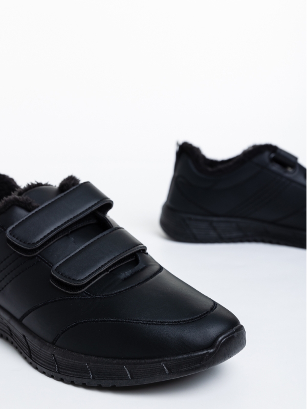 Мъжки спортни обувки чрни от еко кожа Triton, 4 - Kalapod.bg