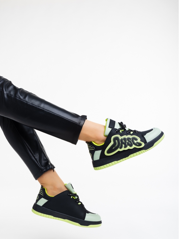 Дамски спортни обувки черни със зелено от еко кожа Azurine, 4 - Kalapod.bg