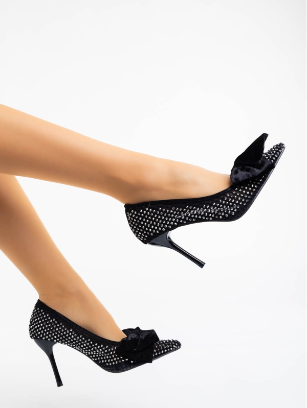 Дамски обувки с ток черни от текстилен  материал Marliss - Kalapod.bg