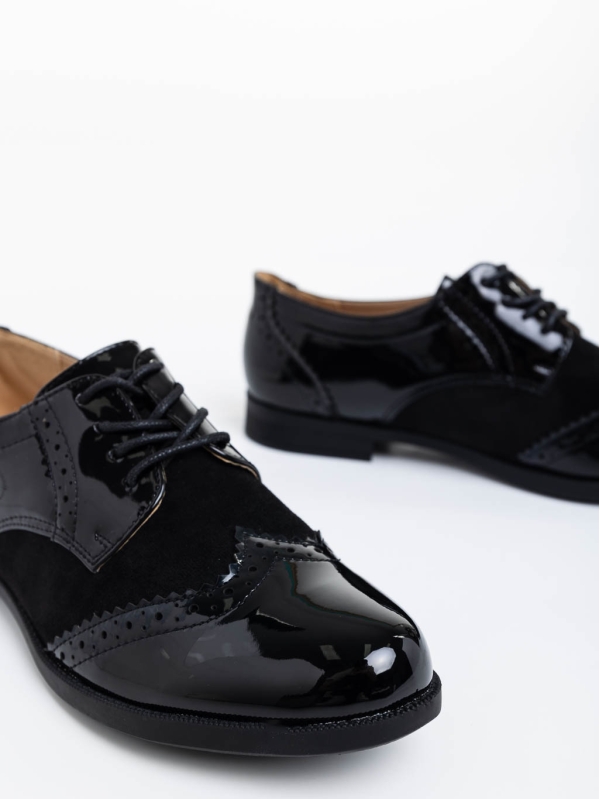 Дамски ежедневни обувки черни  от екологична кожа лачена Mattea, 4 - Kalapod.bg