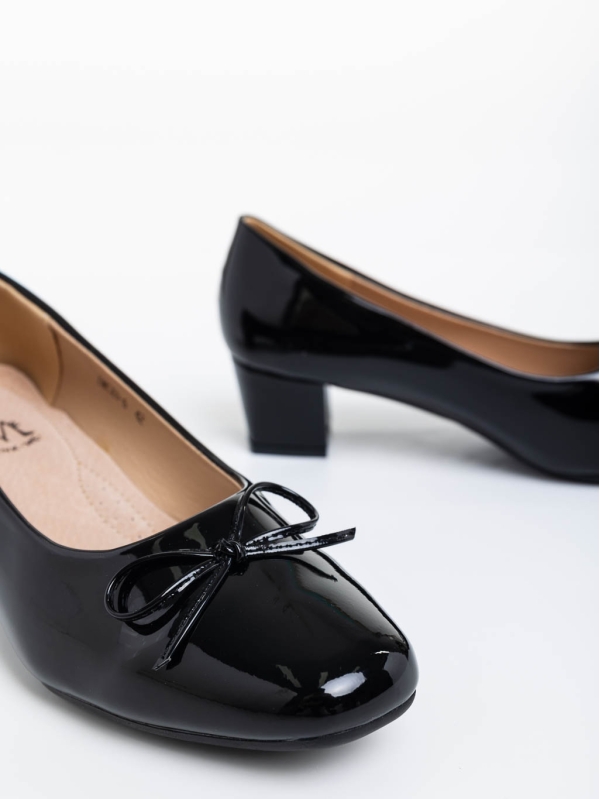 Дамски обувки с ток черни  от екологична кожа лачена Natacha, 4 - Kalapod.bg