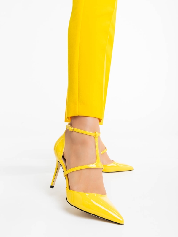 Дамски обувки с ток жълти от лачена екологична кожа Zarela, 2 - Kalapod.bg