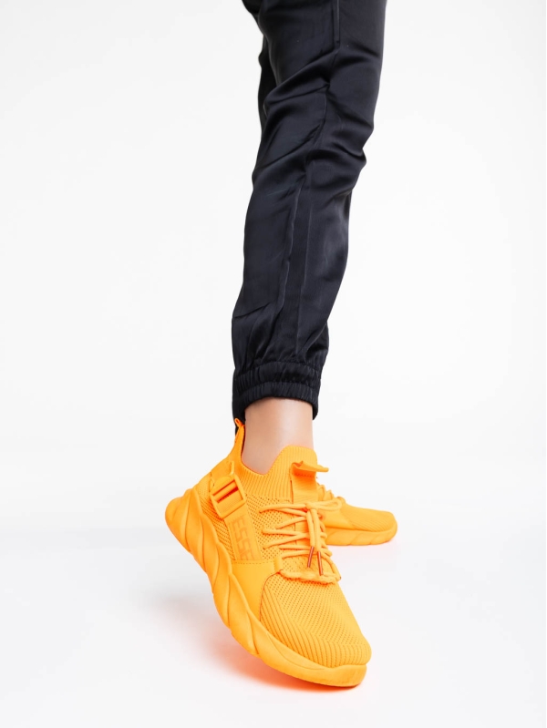 Дамски спортни обувки оранжеви от текстилен материал Renie, 2 - Kalapod.bg