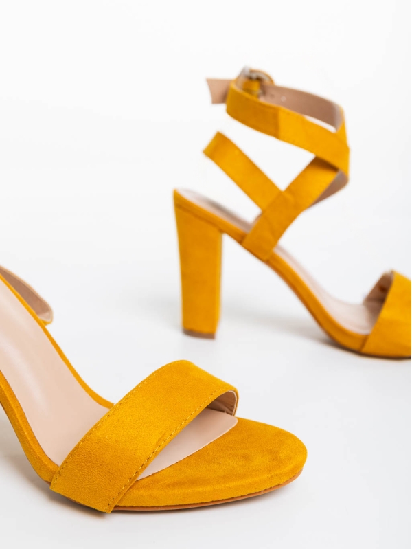 Дамски обувки с ток жълти от текстилен материал Odella, 6 - Kalapod.bg