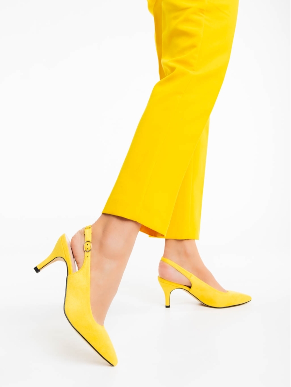 Дамски обувки с ток жълти от текстилен материал Opaline, 2 - Kalapod.bg