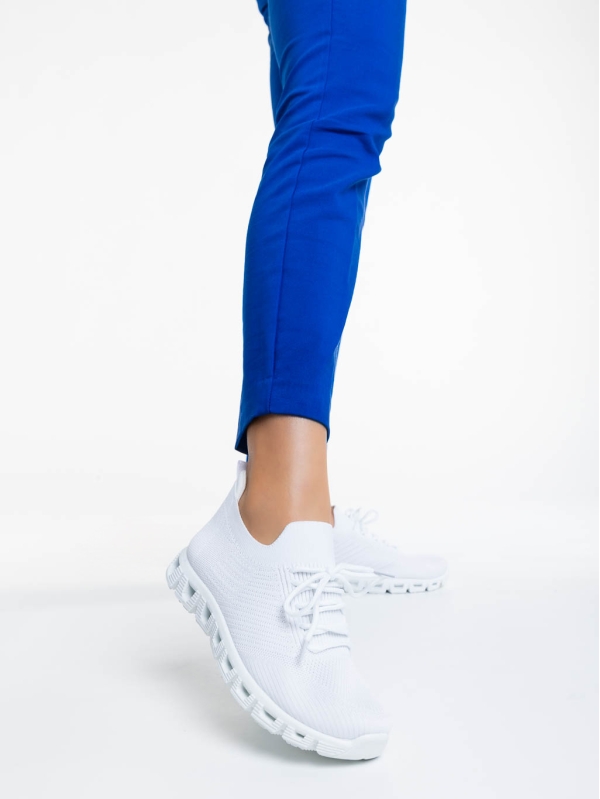 Дамски спортни обувки бели от текстилен материал Romeesa, 2 - Kalapod.bg