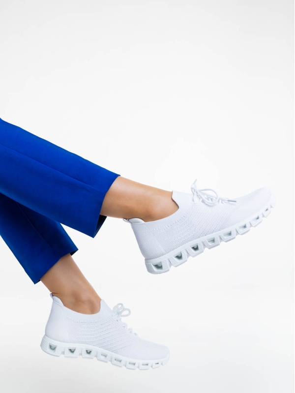 Дамски спортни обувки бели от текстилен материал Romeesa, 4 - Kalapod.bg