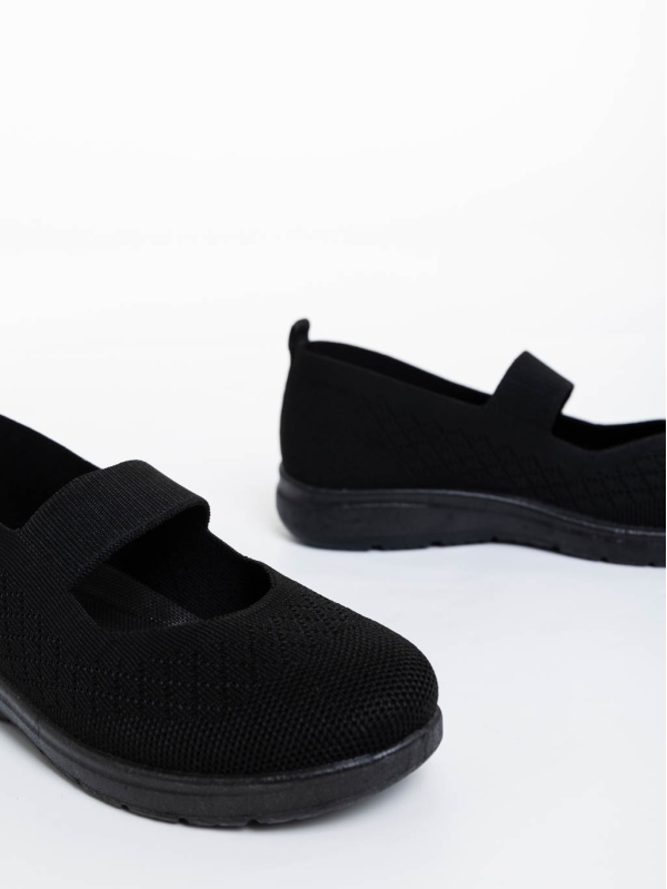 Дамски спортни обувки черни от текстилен материал Renora, 6 - Kalapod.bg