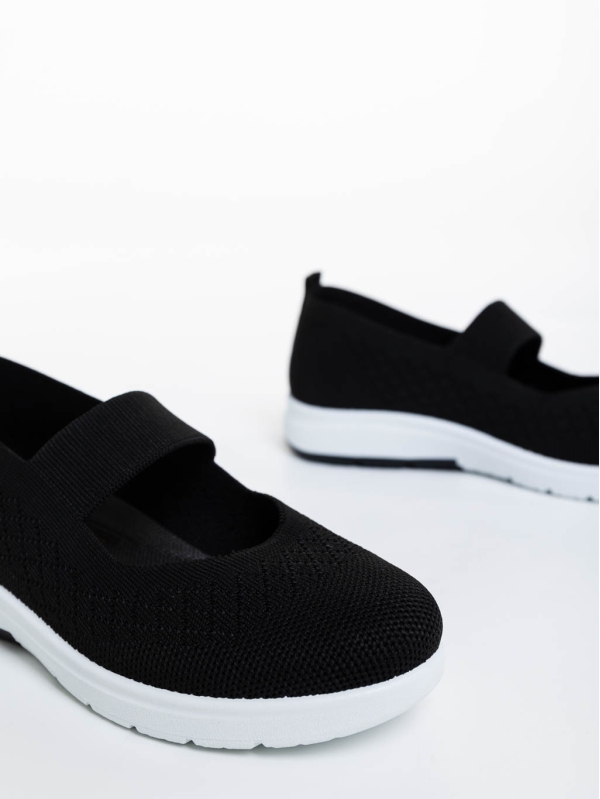 Дамски спортни обувки черни с бяло от текстилен материал Renora, 6 - Kalapod.bg