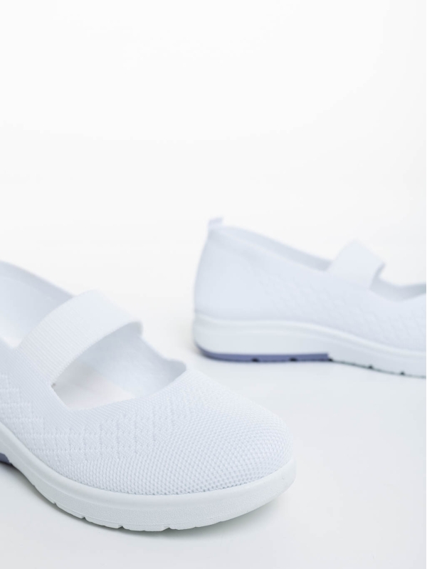 Дамски спортни обувки бели от текстилен материал Renora, 6 - Kalapod.bg