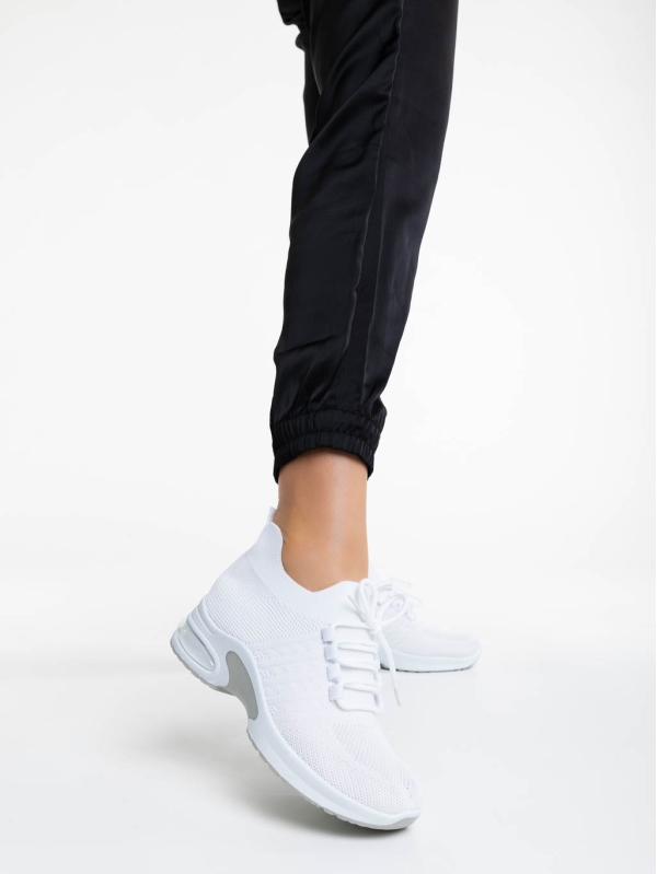 Дамски спортни обувки бели от текстилен материал Resma, 2 - Kalapod.bg
