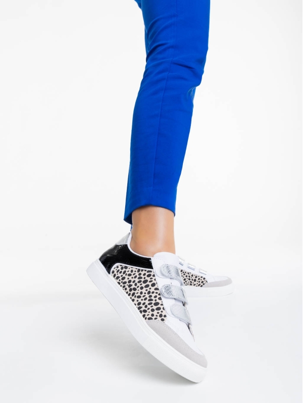 Дамски спортни обувки бели с леопардова шарка от екологична кожа Reiva, 3 - Kalapod.bg