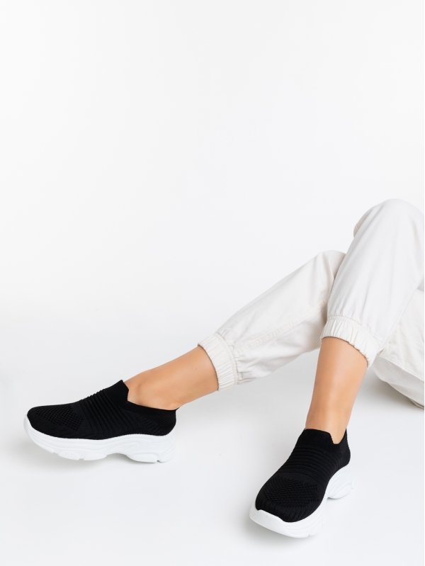 Дамски спортни обувки черни от текстилен материал Sakura, 2 - Kalapod.bg