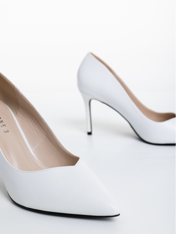 Дамски обувки с ток бели от екологична кожа Alinet, 6 - Kalapod.bg