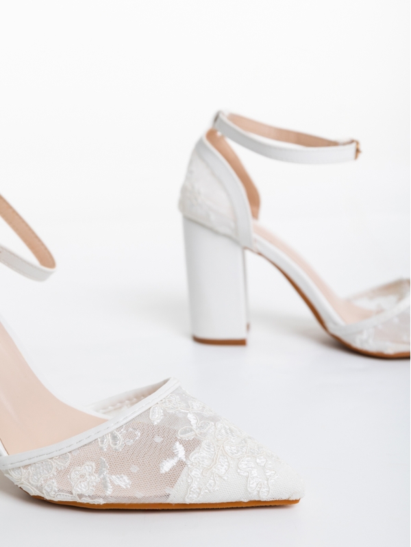 Дамски обувки с ток бели от текстилен материал Odrie, 6 - Kalapod.bg