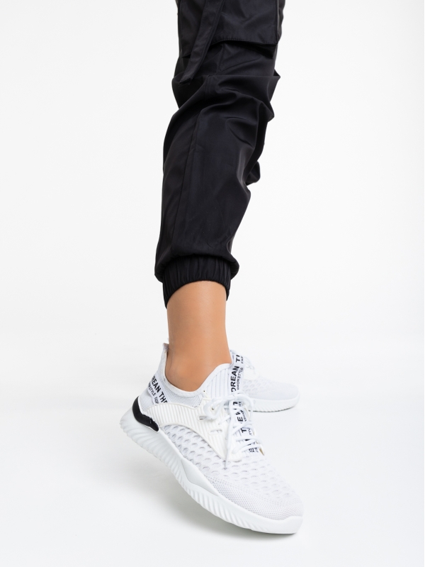 Дамски спортни обувки бели от текстилен материал Louane, 2 - Kalapod.bg