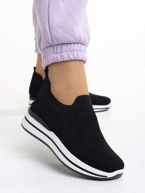 Дамски спортни обувки черни от текстилен материал  Moira, 2 - Kalapod.bg