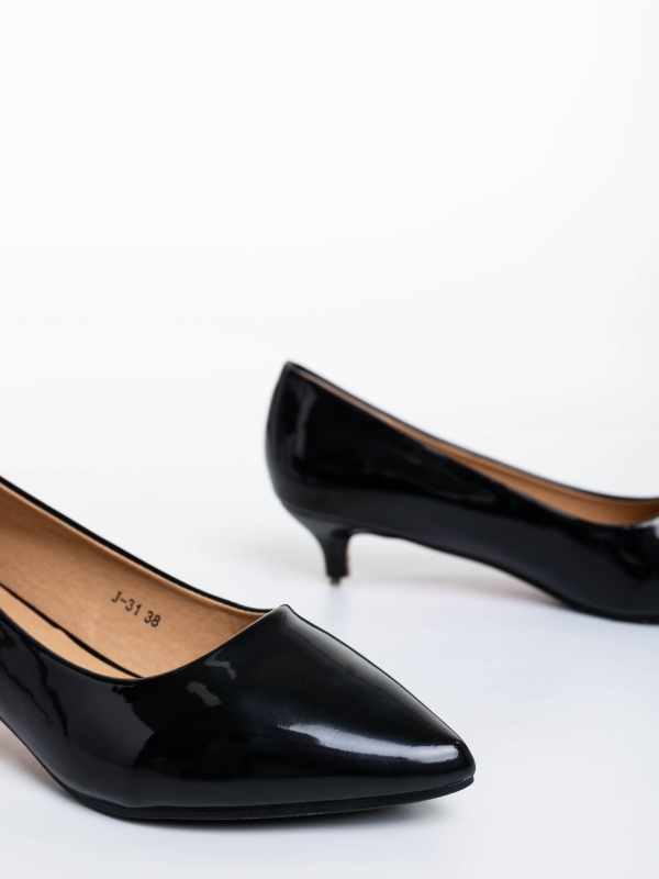 Дамски обувки с ток черни от лачена екологична кожа Shanaya, 6 - Kalapod.bg